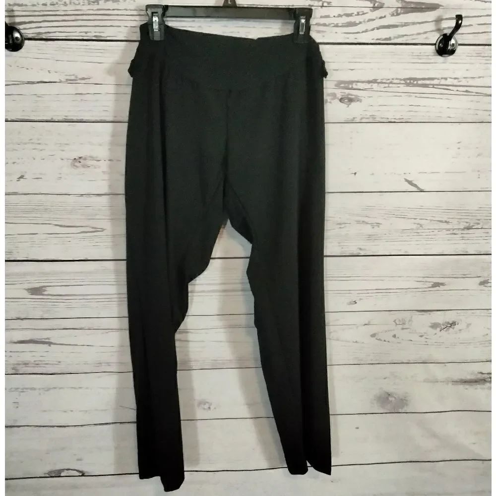 NWT: "Motherhood" woman's maternity pants